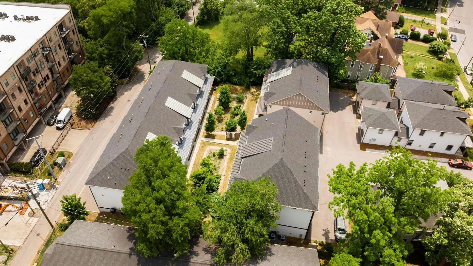 Holiday home Waverly By Avantstay Nashville-Inspired Townhome W Luxury Kitchen Pool Table